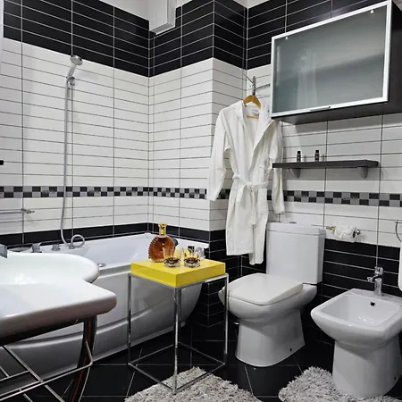 Center Easy * تيرانا