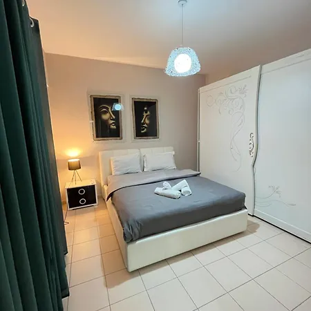 Center Easy تيرانا